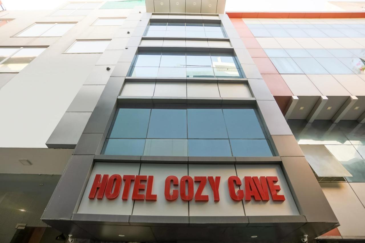 Hotel O Cozy Cave Neu-Delhi Exterior foto